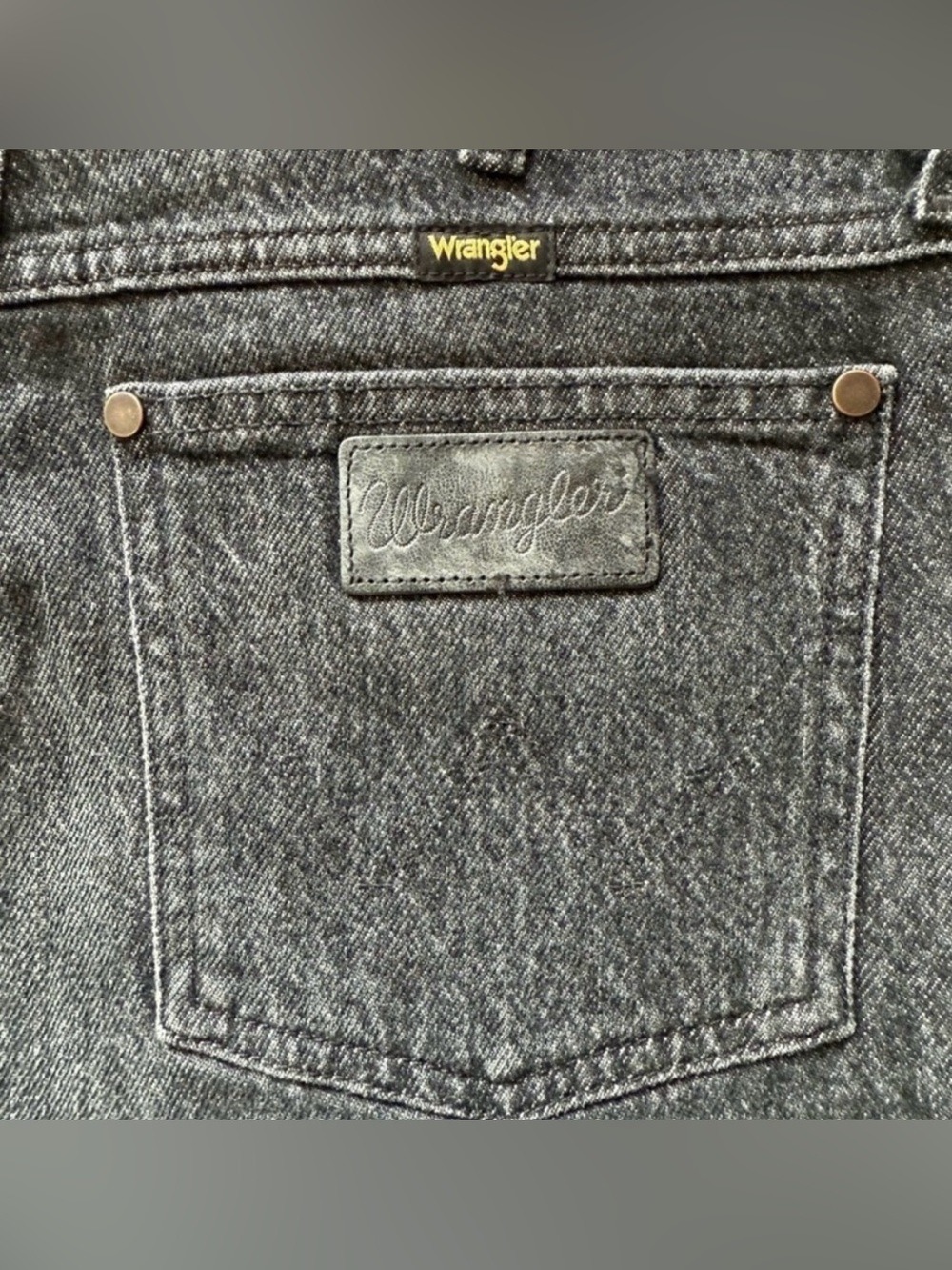 🔥 WRANGLER High Rise Festival Cut Off Shorts Size 27 Black Wash Raw Hem - Picture 3 of 12